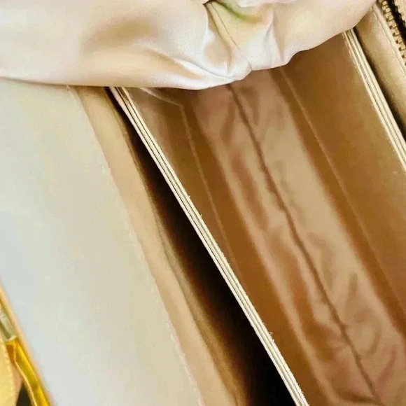 🌟Host Pick 🌟 Vintage 1950s  Floral Needlepoint Handbag - Picture 6 of 8